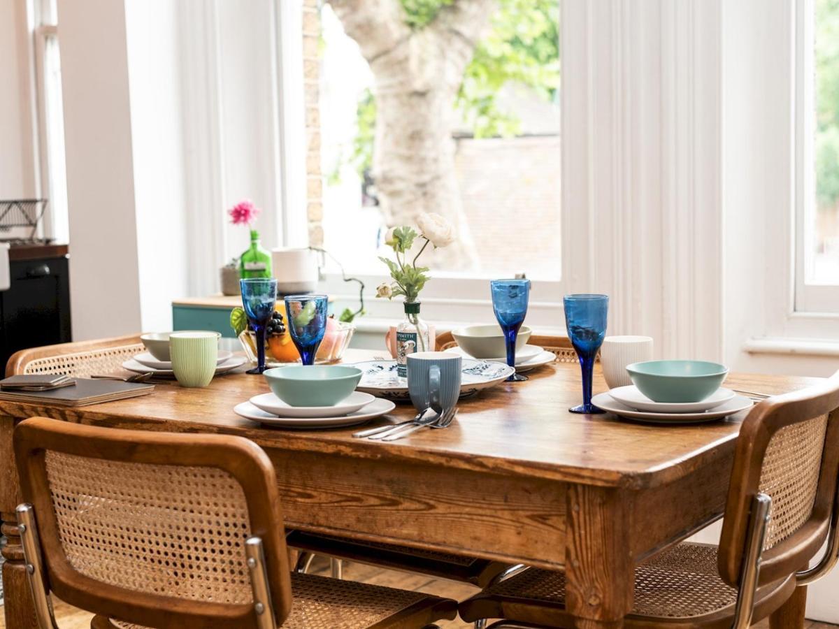 Pass The Keys Rustic And Quirky Flat In Charming Charlton Village Londra Esterno foto