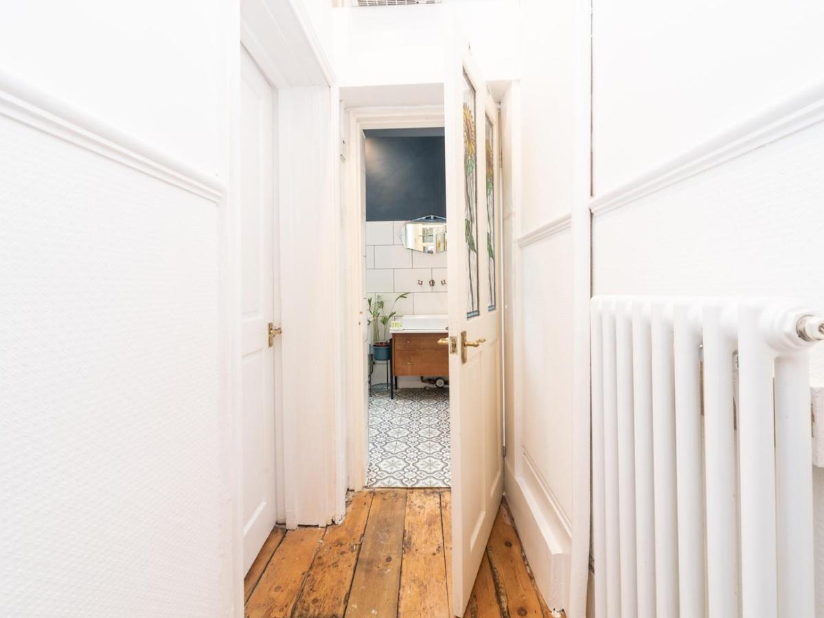 Pass The Keys Rustic And Quirky Flat In Charming Charlton Village Londra Esterno foto