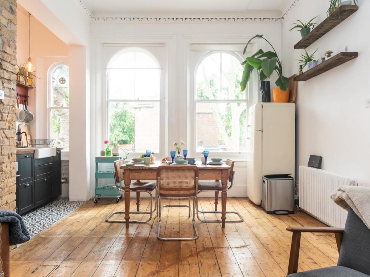 Pass The Keys Rustic And Quirky Flat In Charming Charlton Village Londra Esterno foto