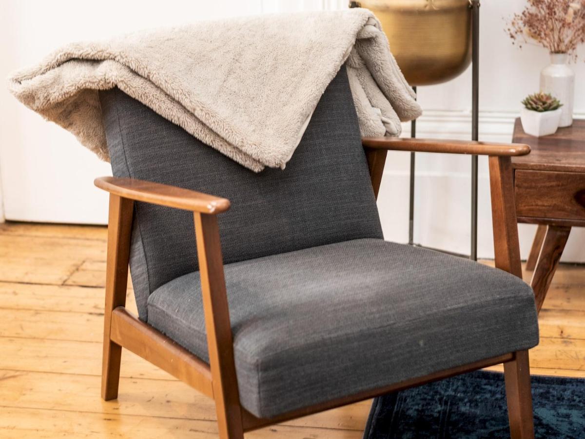 Pass The Keys Rustic And Quirky Flat In Charming Charlton Village Londra Esterno foto