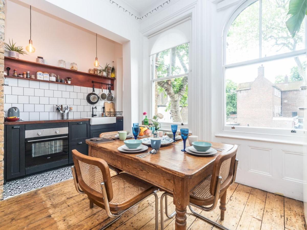 Pass The Keys Rustic And Quirky Flat In Charming Charlton Village Londra Esterno foto