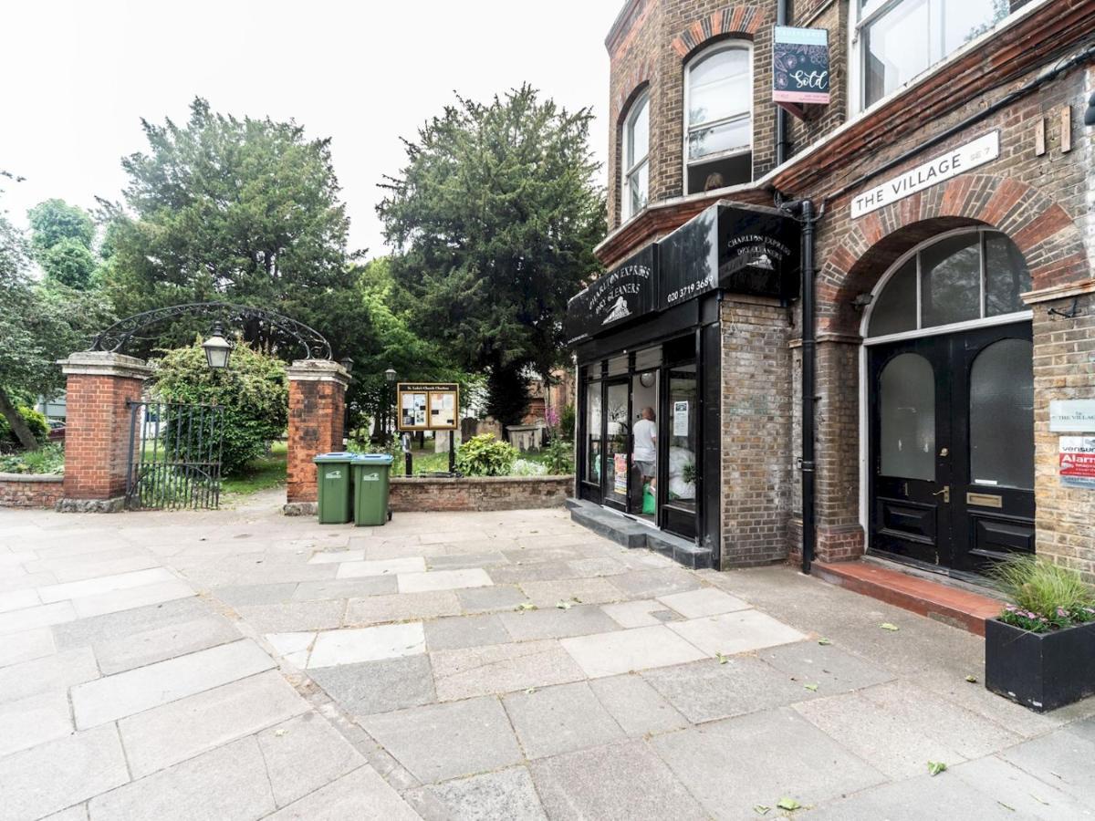 Pass The Keys Rustic And Quirky Flat In Charming Charlton Village Londra Esterno foto