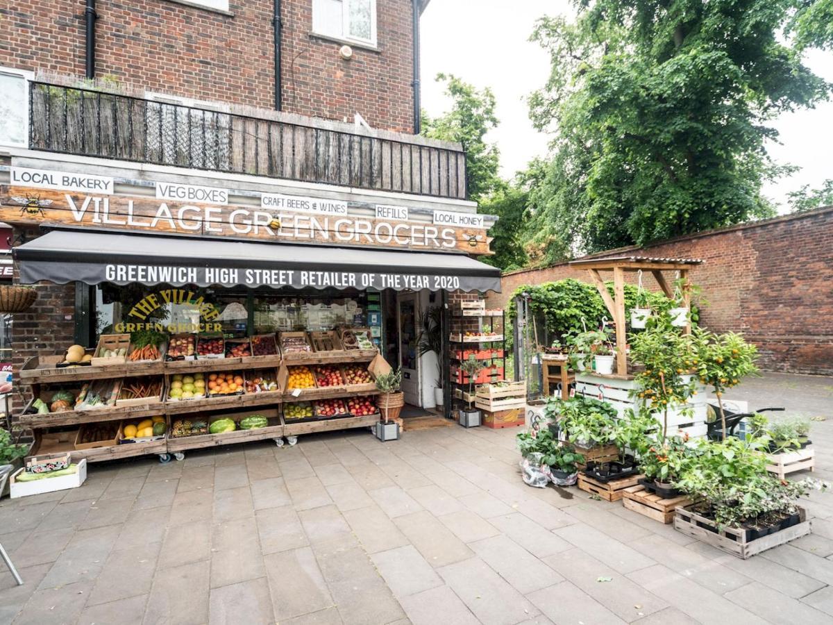 Pass The Keys Rustic And Quirky Flat In Charming Charlton Village Londra Esterno foto